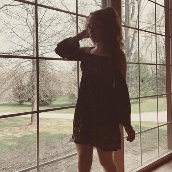 Meet your Posher, Dayna - Picture 3 of 7